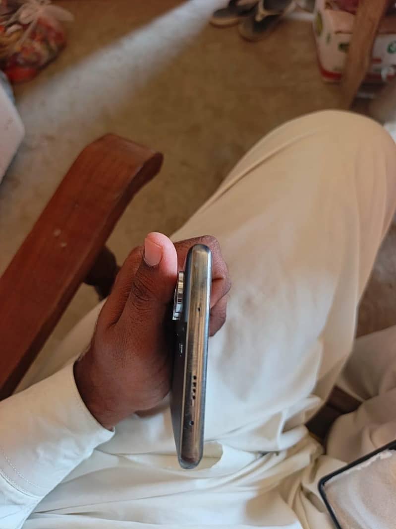 Tecno CAMON 40 Pro 4