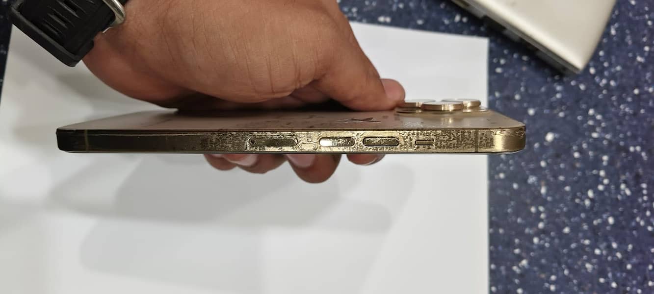 iPhone 13 Pro Max 4