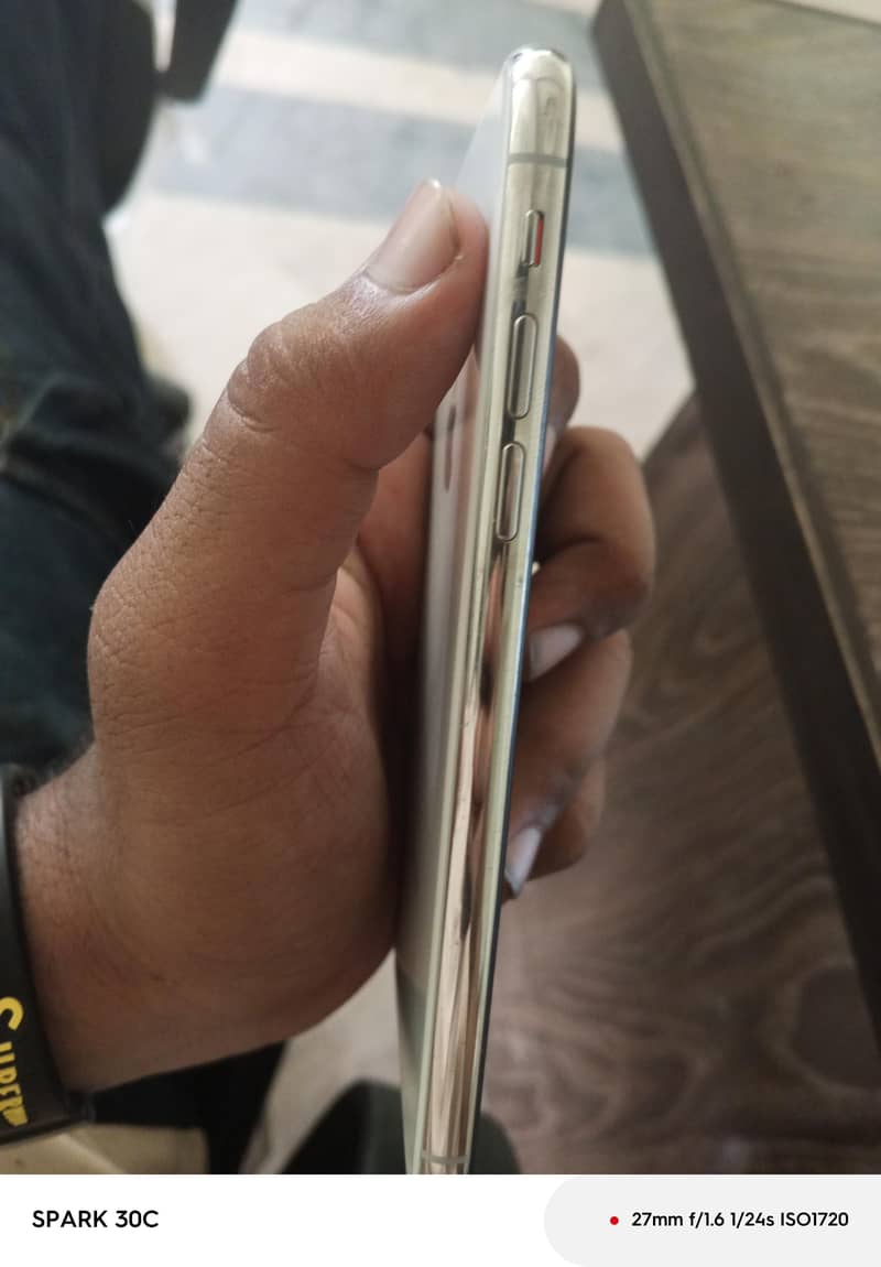 Apple iPhone X 5