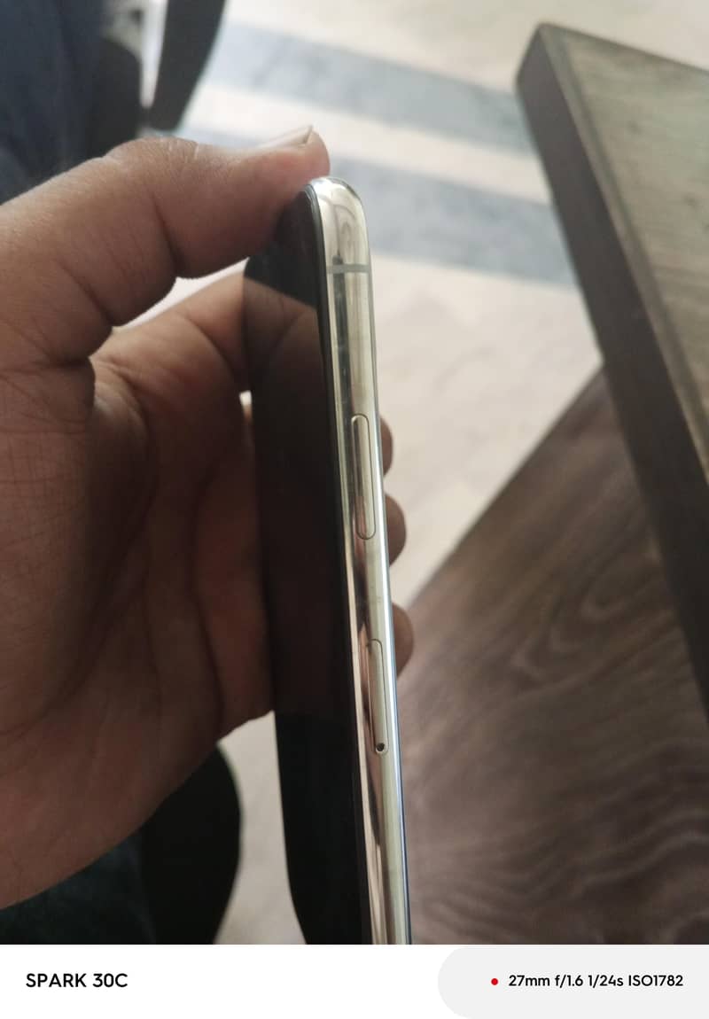 Apple iPhone X 6