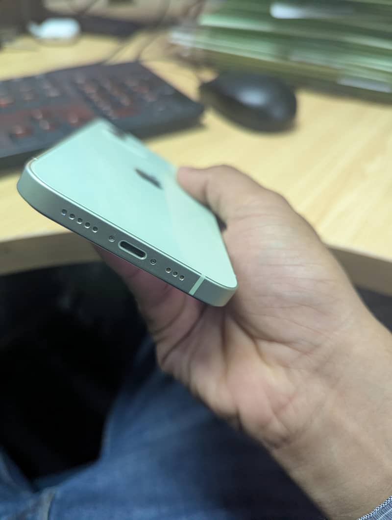 Apple iPhone 12 3
