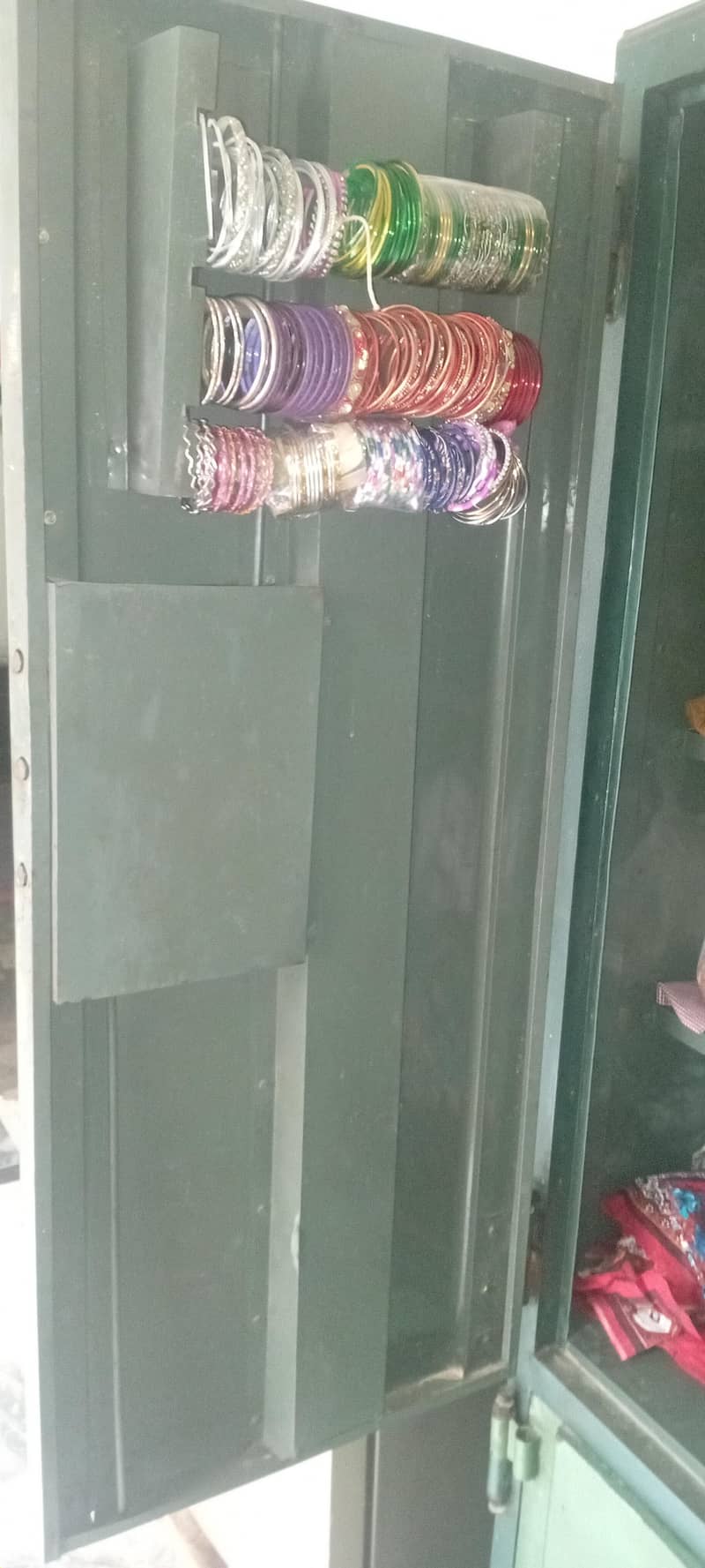 wardrobe 0