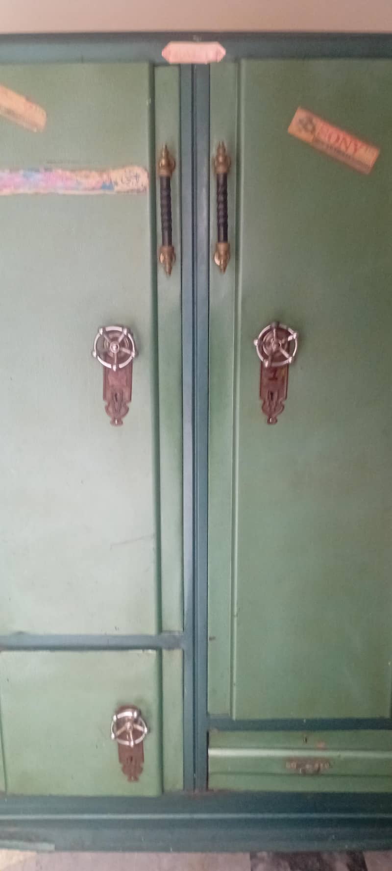 wardrobe 4