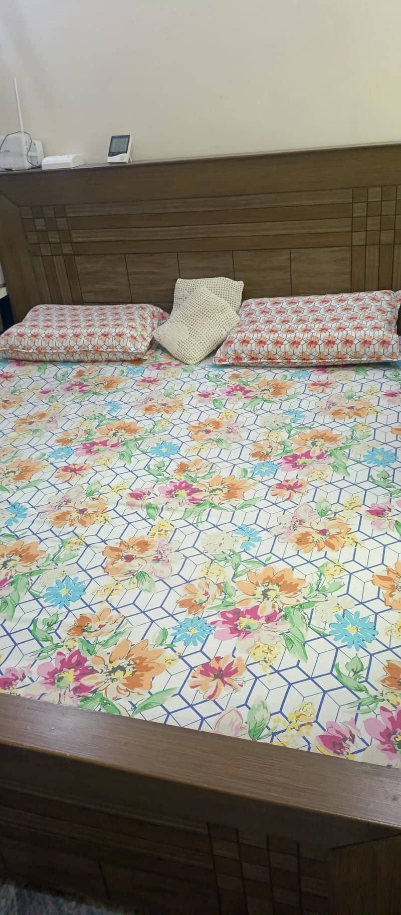 Bed Dressing With Side Table 0