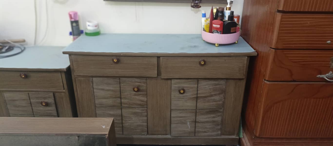 Bed Dressing With Side Table 3