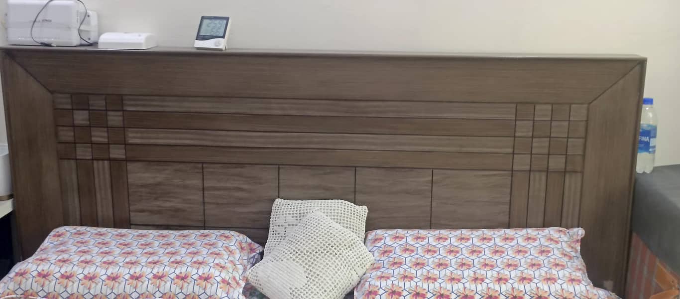 Bed Dressing With Side Table 4