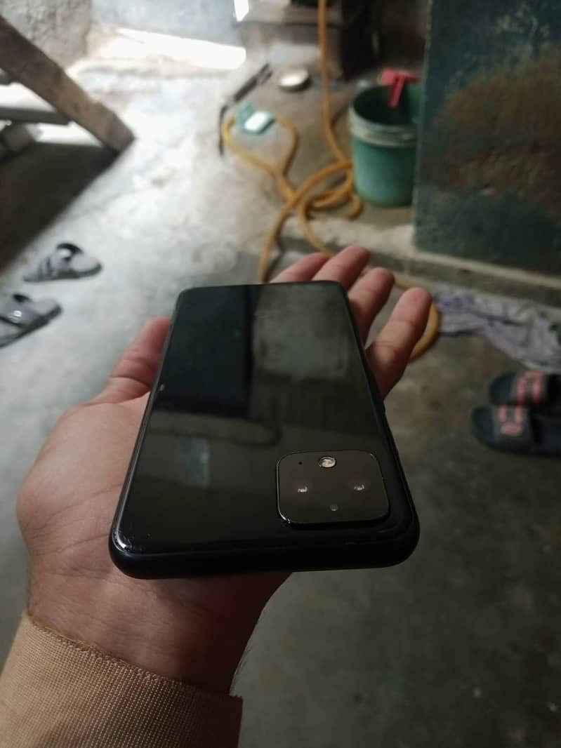 Google Pixel 4 3
