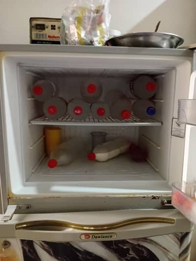 Selling frig like new conditions