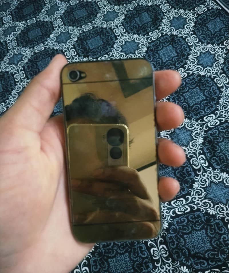Apple iPhone 4s 0