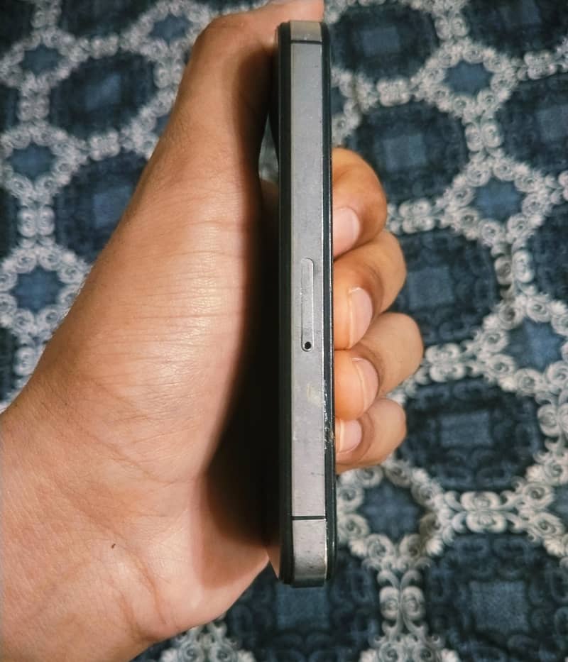 Apple iPhone 4s 3