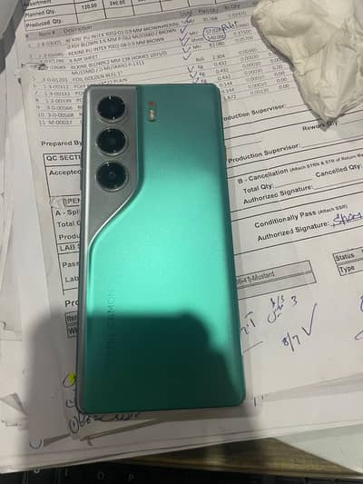 Tecno common 40 pro  8+8 256gb official pta total gene on