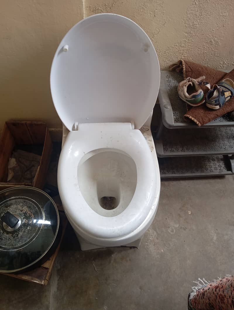 Commode 0