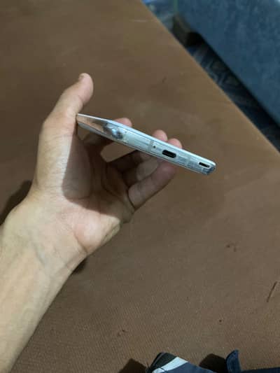 Sharp Aquos R2