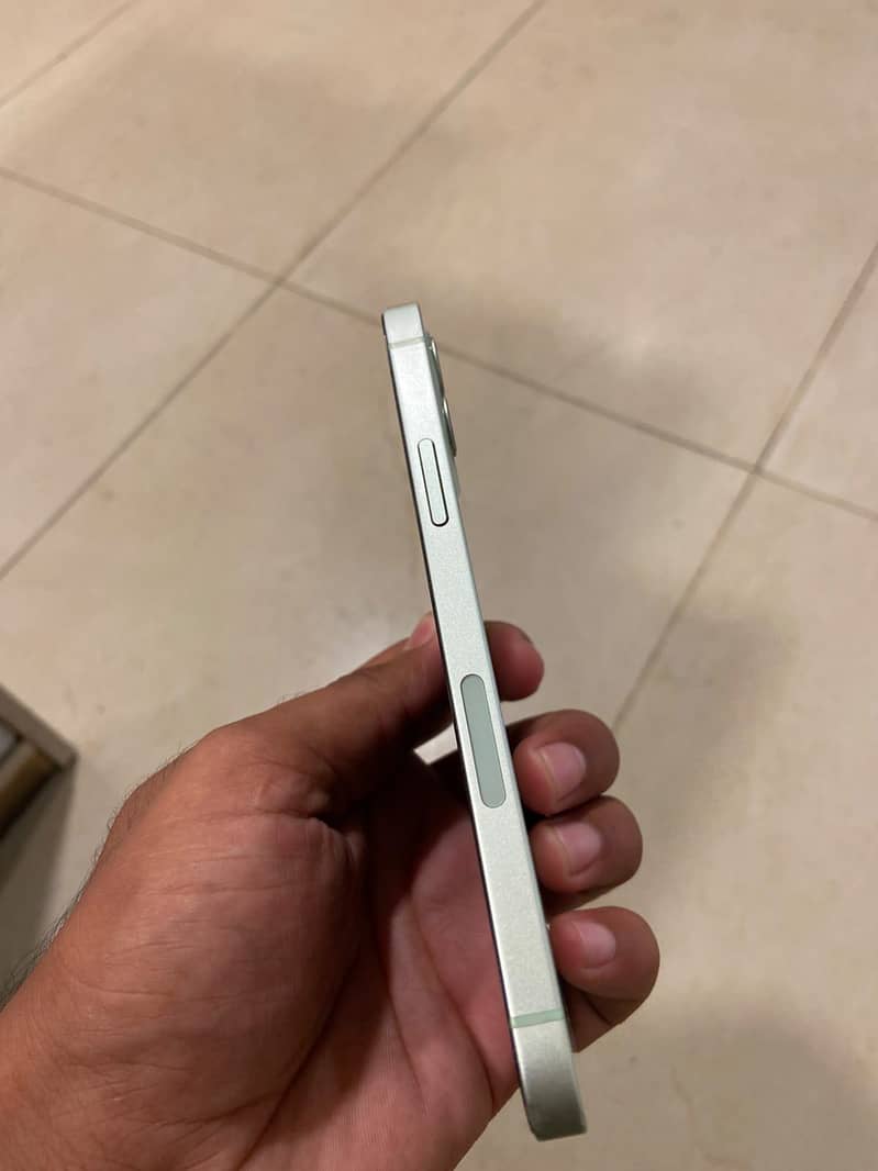 Apple iPhone 12 2
