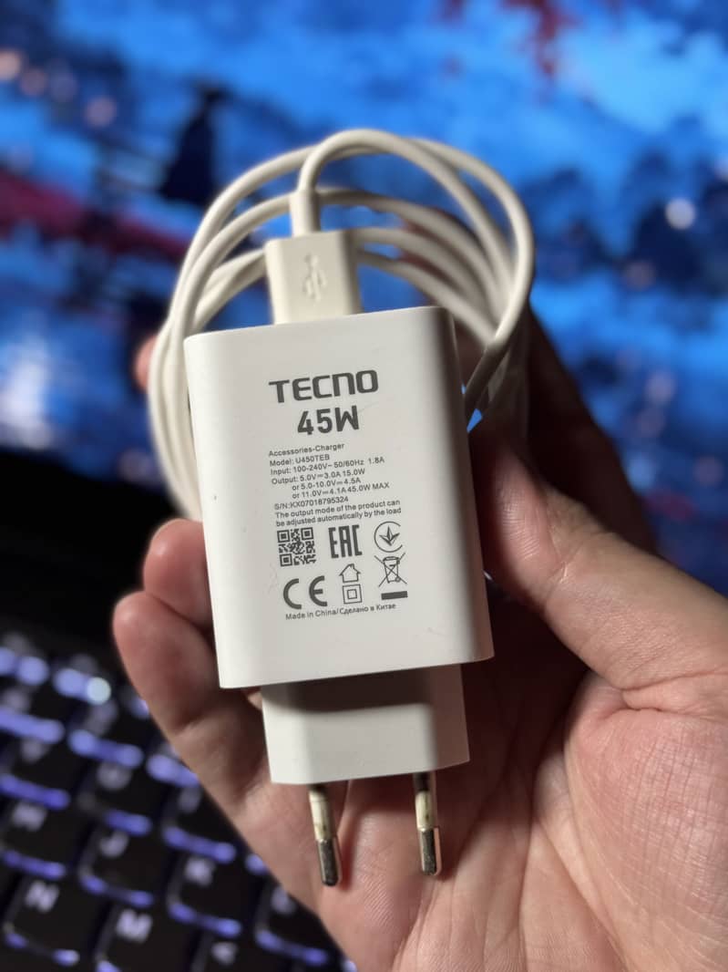 Tecno CAMON 40 Pro 4