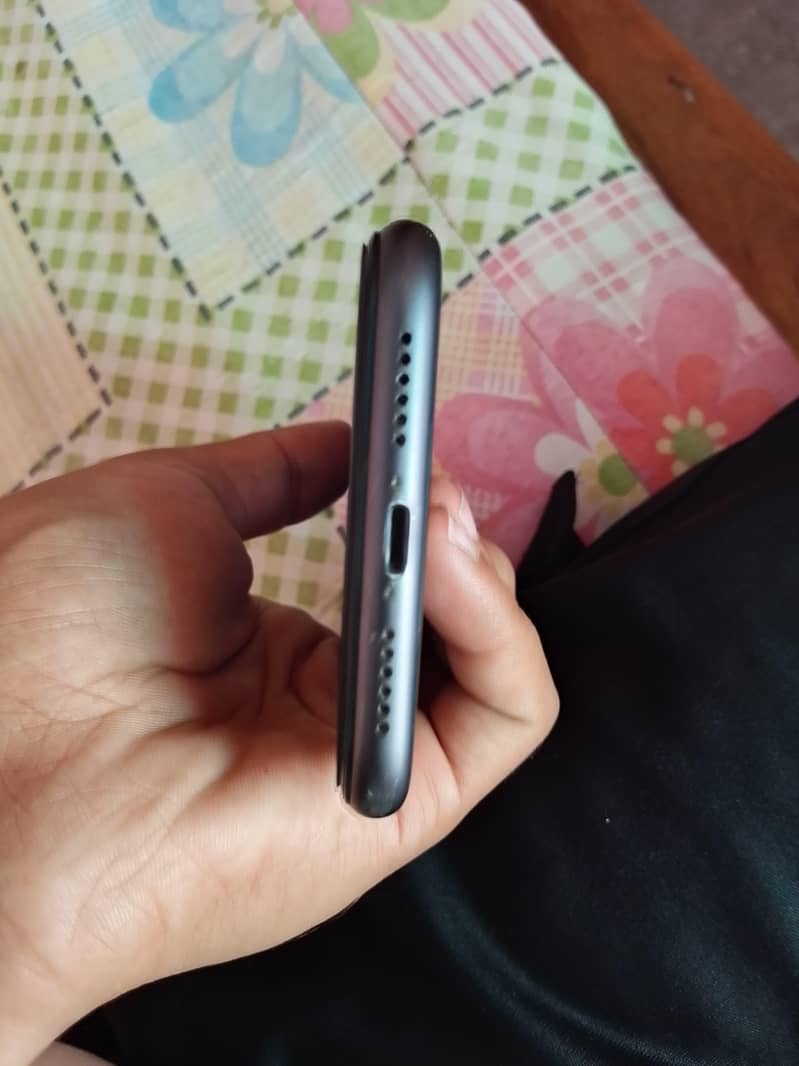 Apple iPhone 11 2