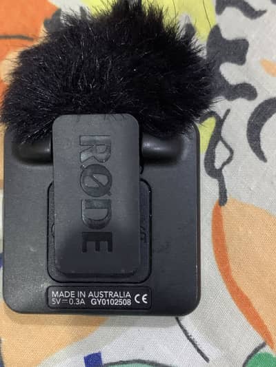 Only single piece available like zero meter h iske 2 piece ni h