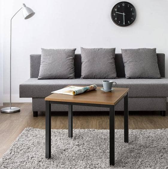 Minimalist Urban Coffee Table – Solid Wood Top with Matte Black Frame