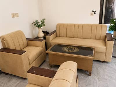 Sofa Set available of 17000
