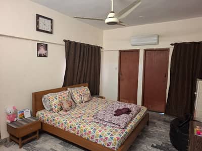 FLAT AVAILABLE FOR SALE MAIN ROAD FACING HARMAIN TOWER VIP LOCATION MAIN 300 FEET ROAD FACE FIRST FLOOR LEASE FILE BANK LOAN APPLICABLE