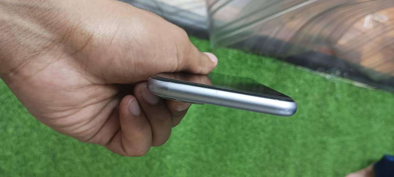 Apple iPhone 11 1
