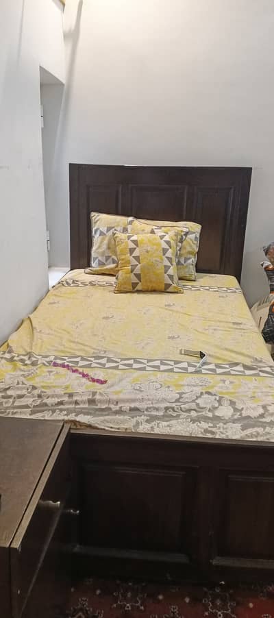 Two pair of single beds with two side table
