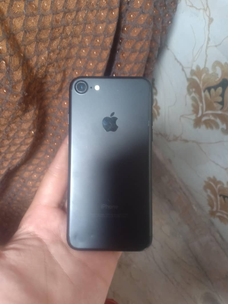 Apple iPhone 7 1
