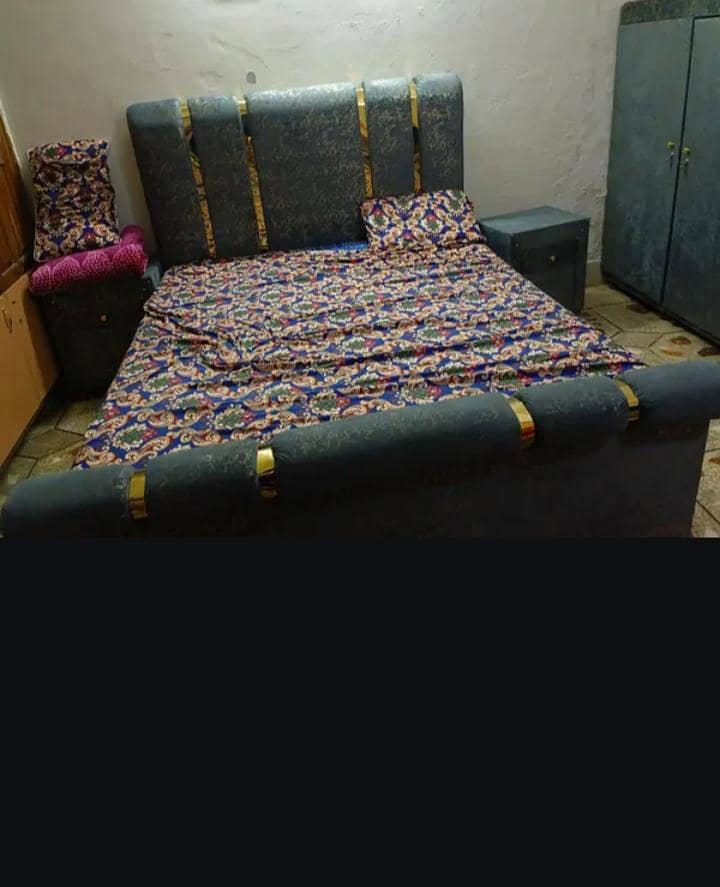 double bed with side table almari 0