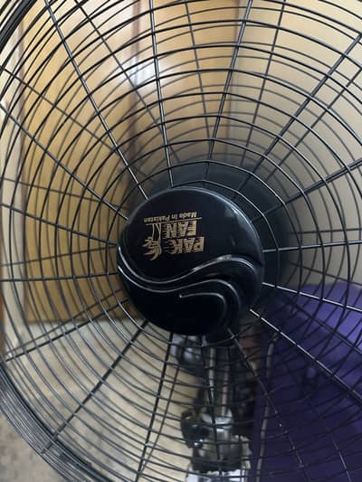 Pak pedestal fan
