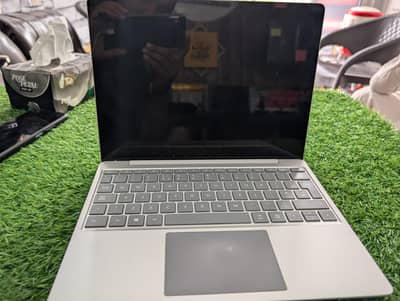 Microsoft Surface Laptop Go