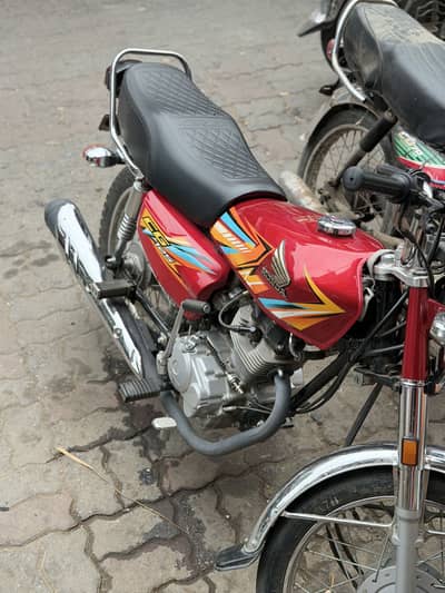 Cg-125 red color