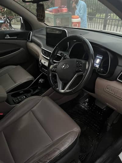 Tucson car for sale 2021 model with new tyre total genuine