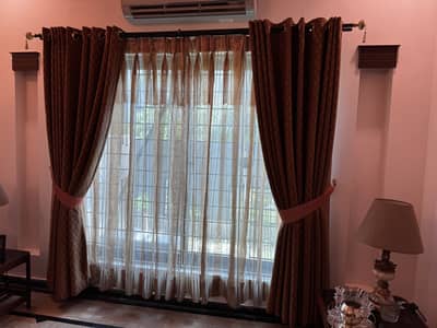 Curtains with lining + inner oragnza curtains