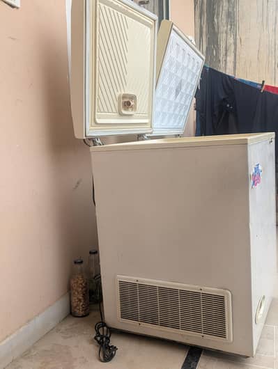 for sale. inner foil need to be repaired. working perfectly.