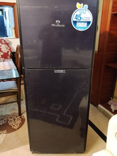 dawlance refrigerator bilkul saaf hi aje tak koi kam ni huwa sab kuchi