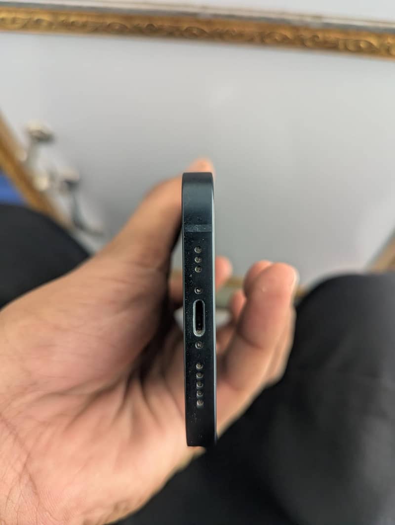Apple iPhone 13 5