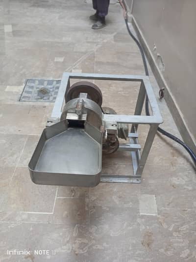 Stainless Steel Grinding Machine (stainless steel ki pisaye Machine)