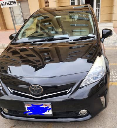 Toyota Prius Alpha 2012