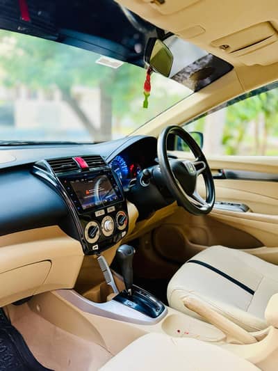 Honda city 2020 model Automatic transmission. Total genuine body.