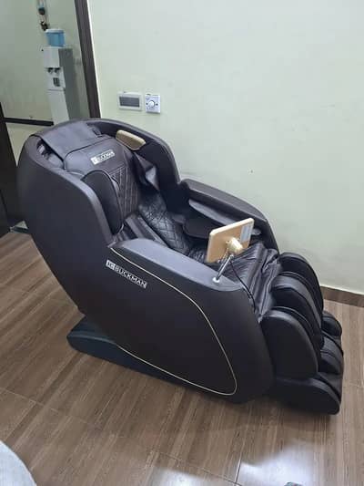 JC Buckman Massage chair | Recliner | Full Body Zero Gravity