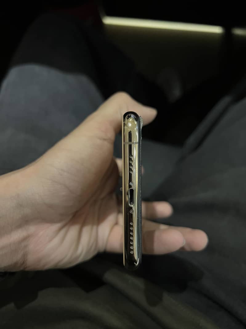 iPhone 11 pro max 2
