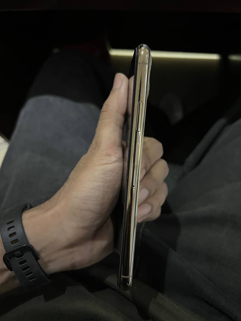 iPhone 11 pro max 3