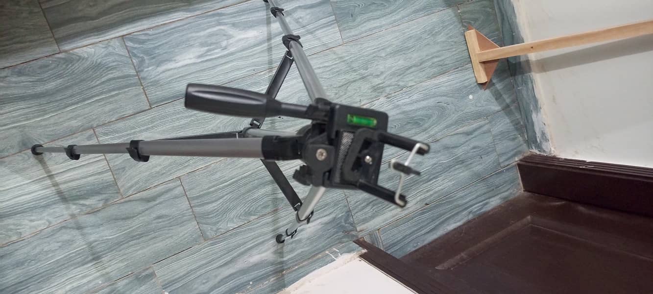 tripod stand 2