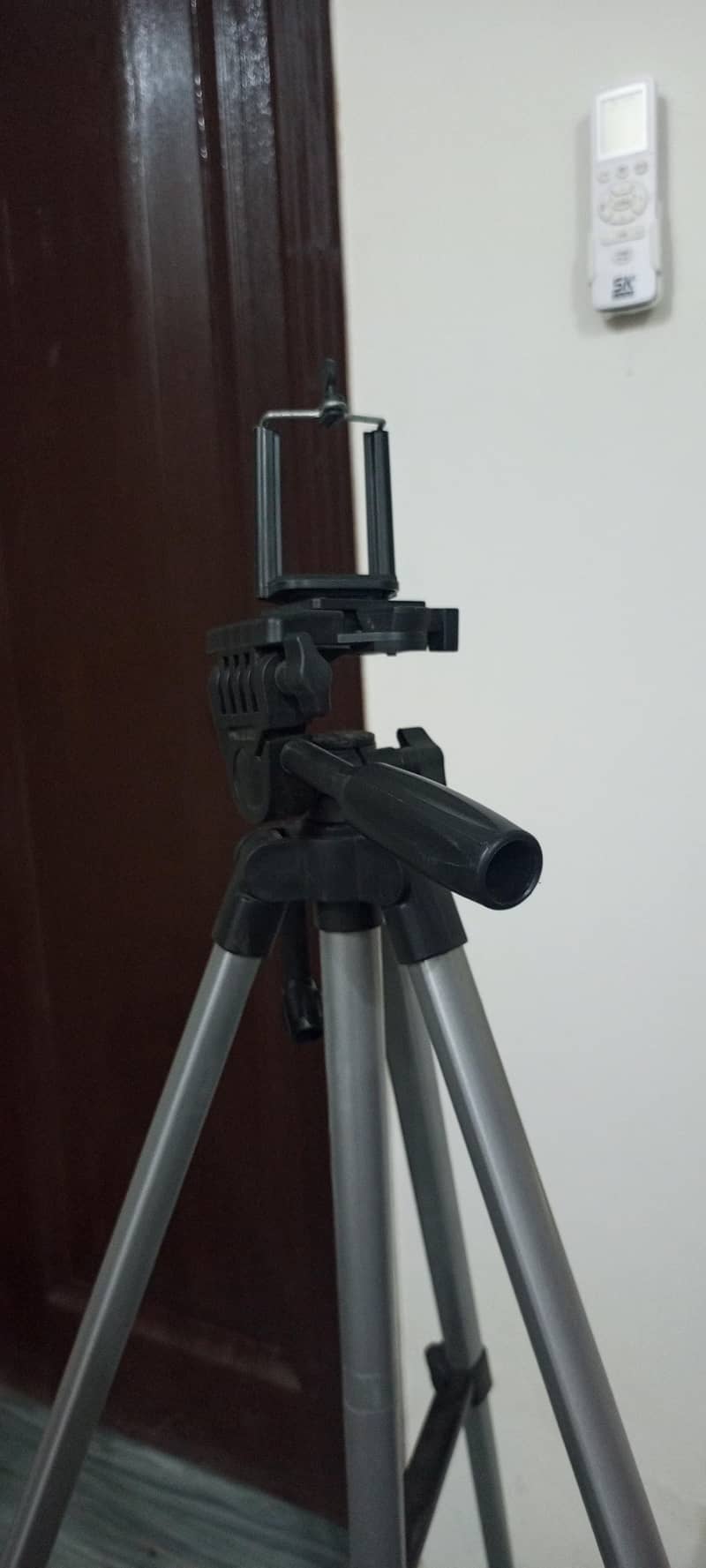 tripod stand 3