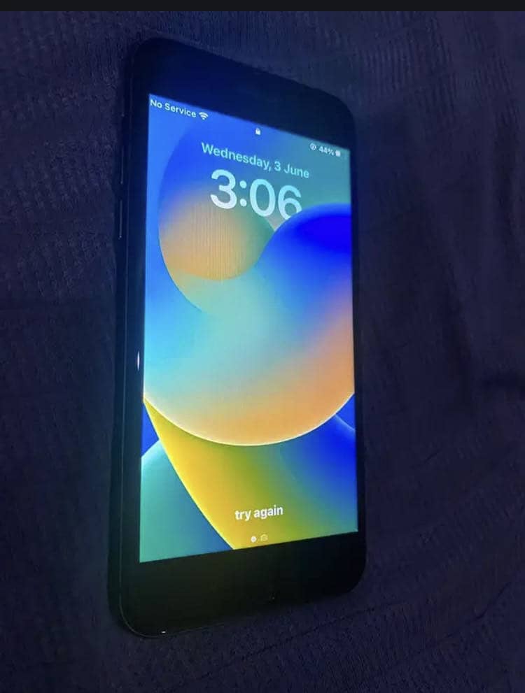 Apple iPhone 8 1