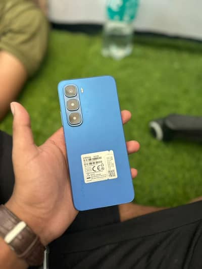 Infinix Hot 60i 6/128gb complete box