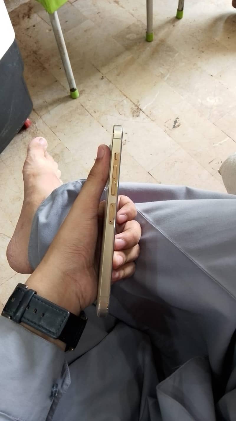 Apple iPhone 13 Pro Max 6