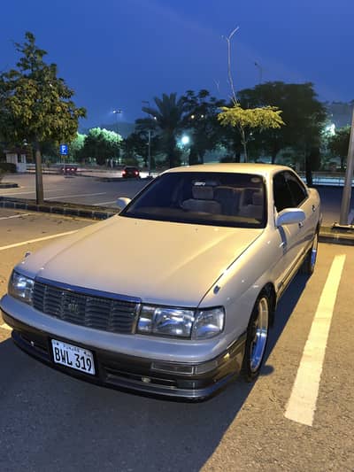 Toyota Crown Royal saloon 1987