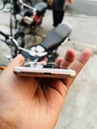 Apple iPhone 8