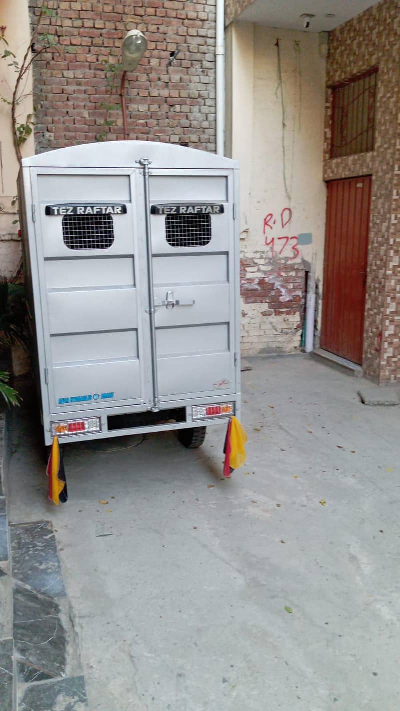 cargo box loder rickshaw 1